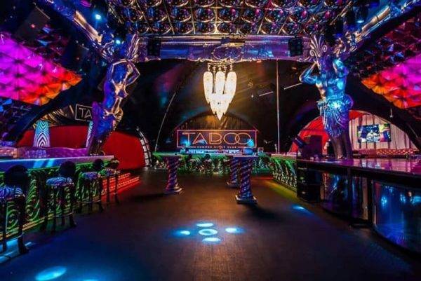 stan nočního klubu