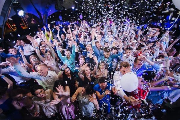 stan nočního klubu