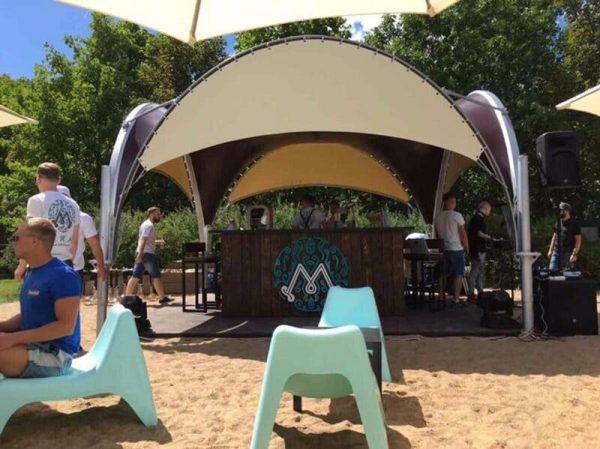 Venkovní barový stan