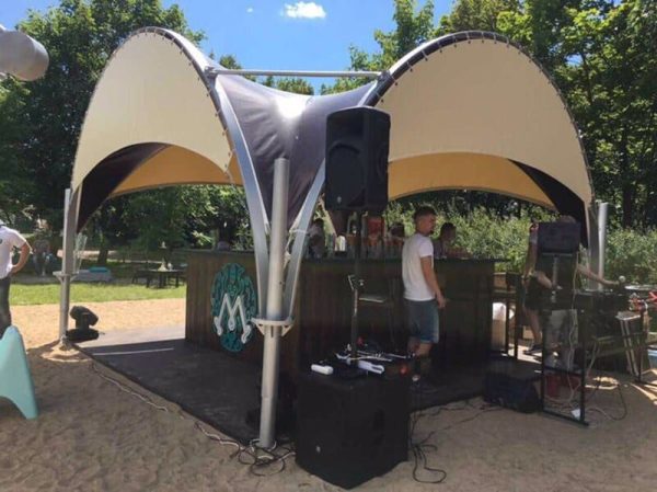 Venkovní barový stan